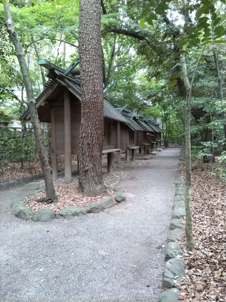 熱田神宮の六末社